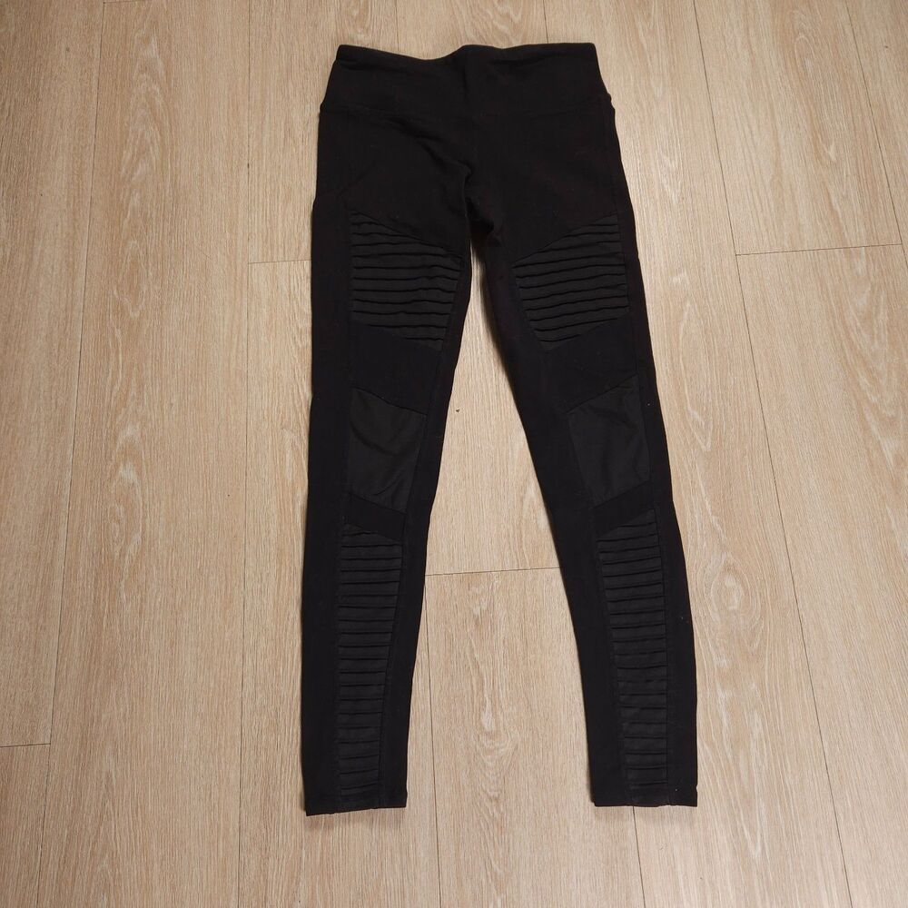 Alo Moto Leggings Womens Size XS Yoga Black Ankle Athleisure Low rise